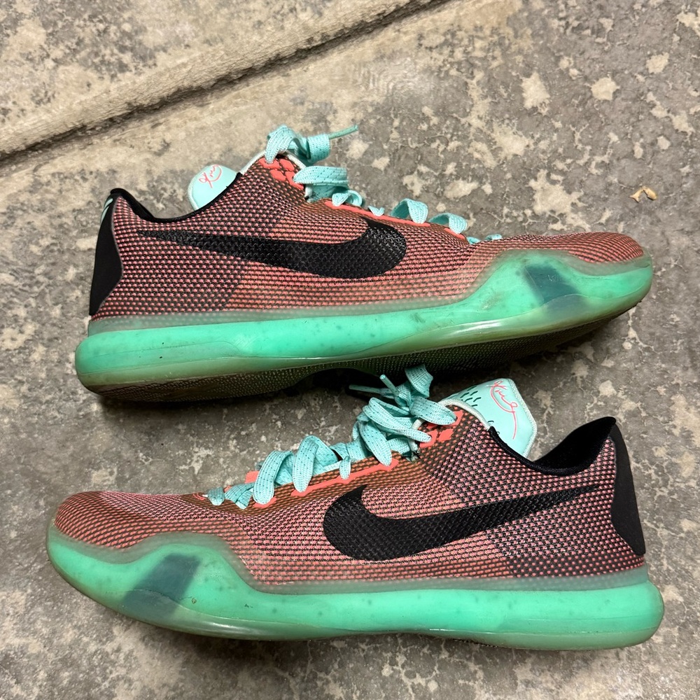 Nike Kobe X Easter size 9.5 mens no box